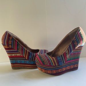 Unique and beautiful rainbow Steve Madden Platforms